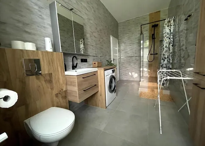 Big Next To Galeria Dominikanska - 4