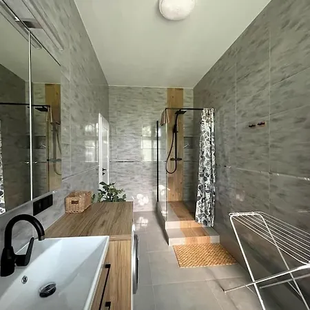 Big Next To Galeria Dominikanska - 4 Wrocław