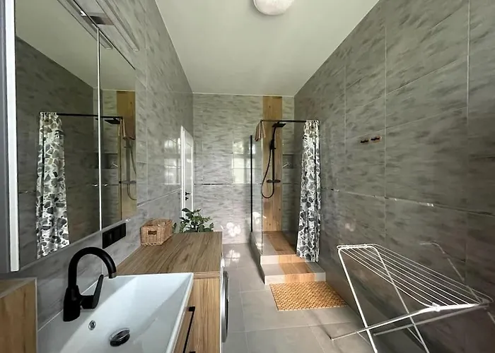 Big Next To Galeria Dominikanska - 4 Breslavia